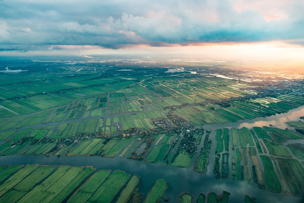 5. Netherlands: Inclusion, Cycling, and Community Spirit (image credits: rawpixel)