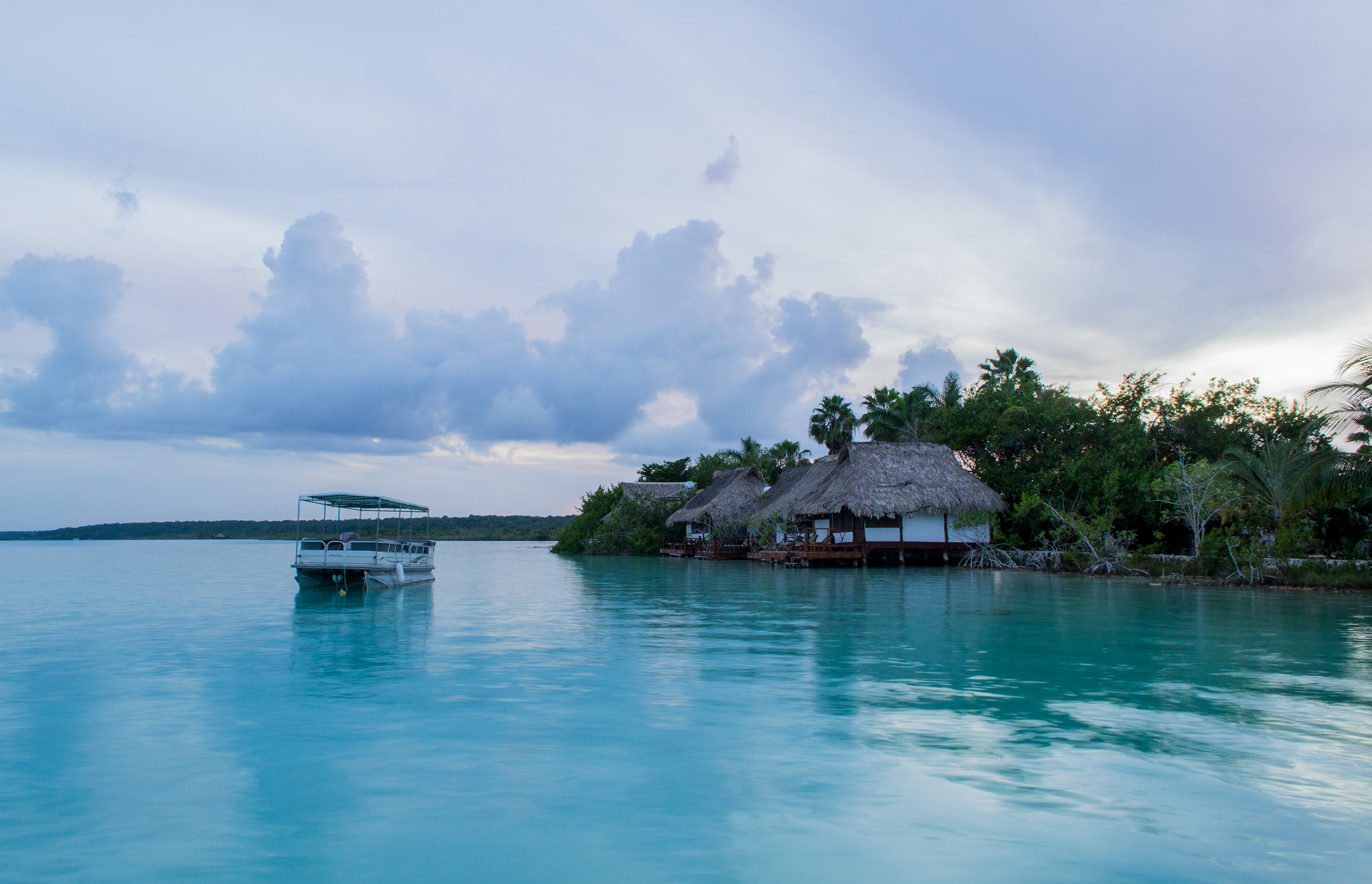 Bacalar The Blue Lagoon Alternative (image credits: wikimedia)