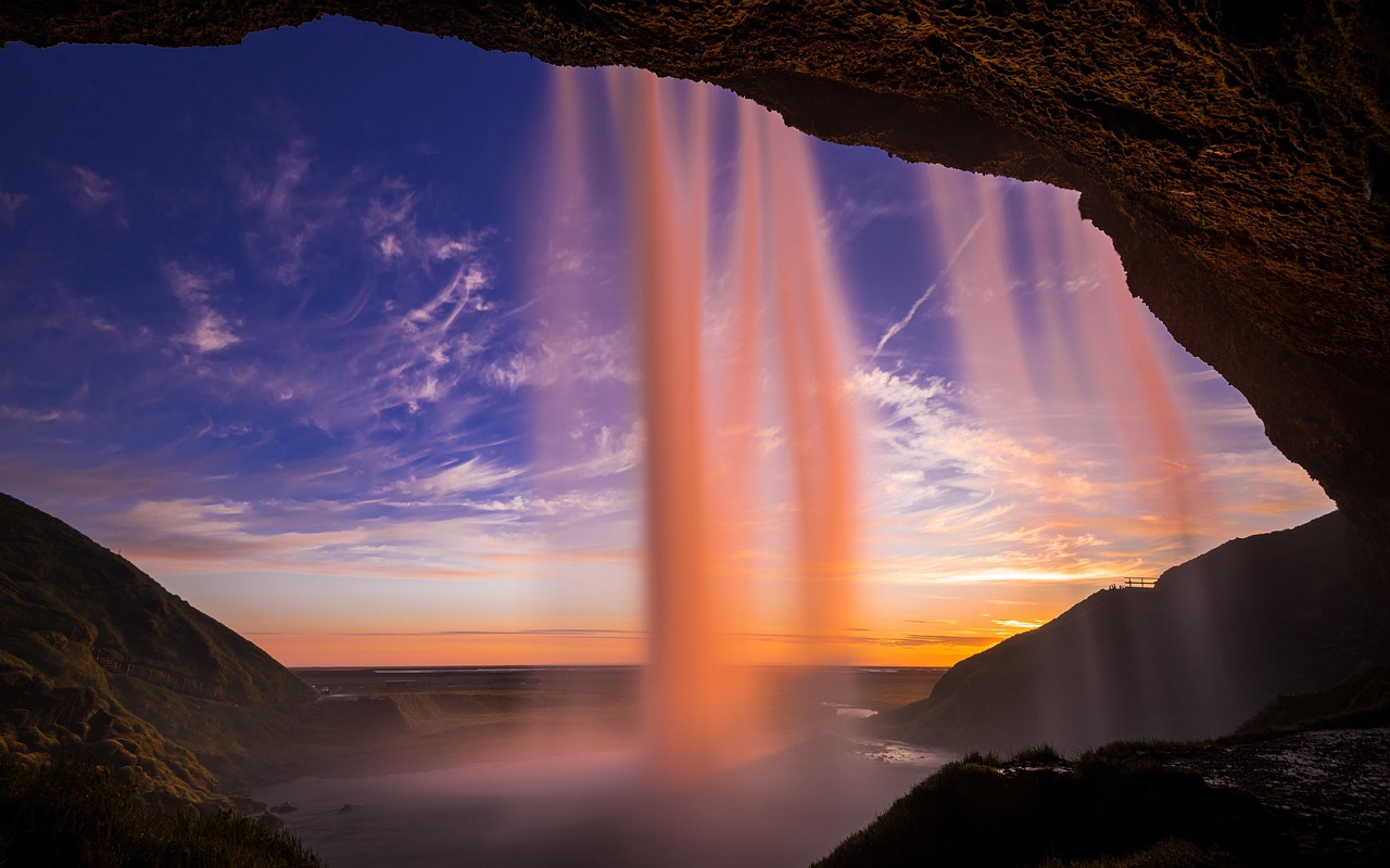 Iceland: Nature and Community (image credits: pixabay)