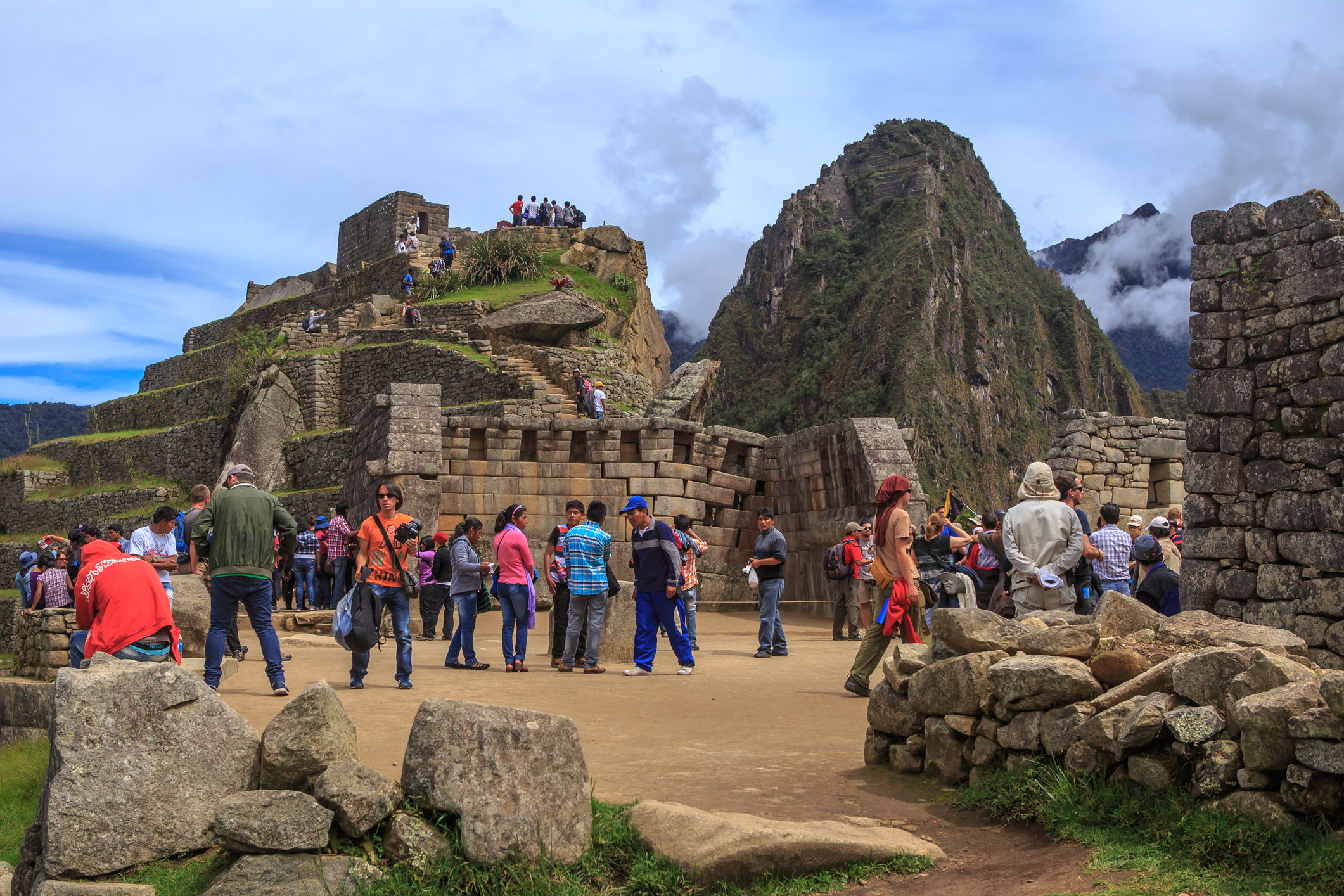 Machu Picchu Footsteps Echoing Too Loud (image credits: wikimedia)