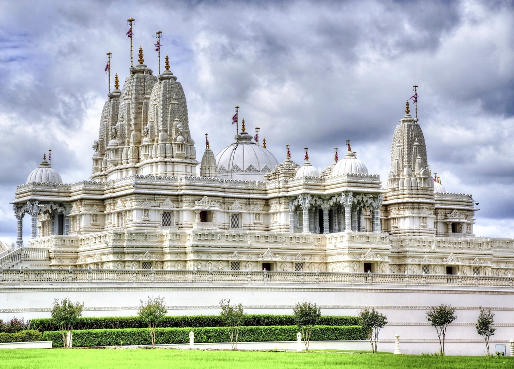 Historical and Architectural Marvels (image credits: rawpixel)