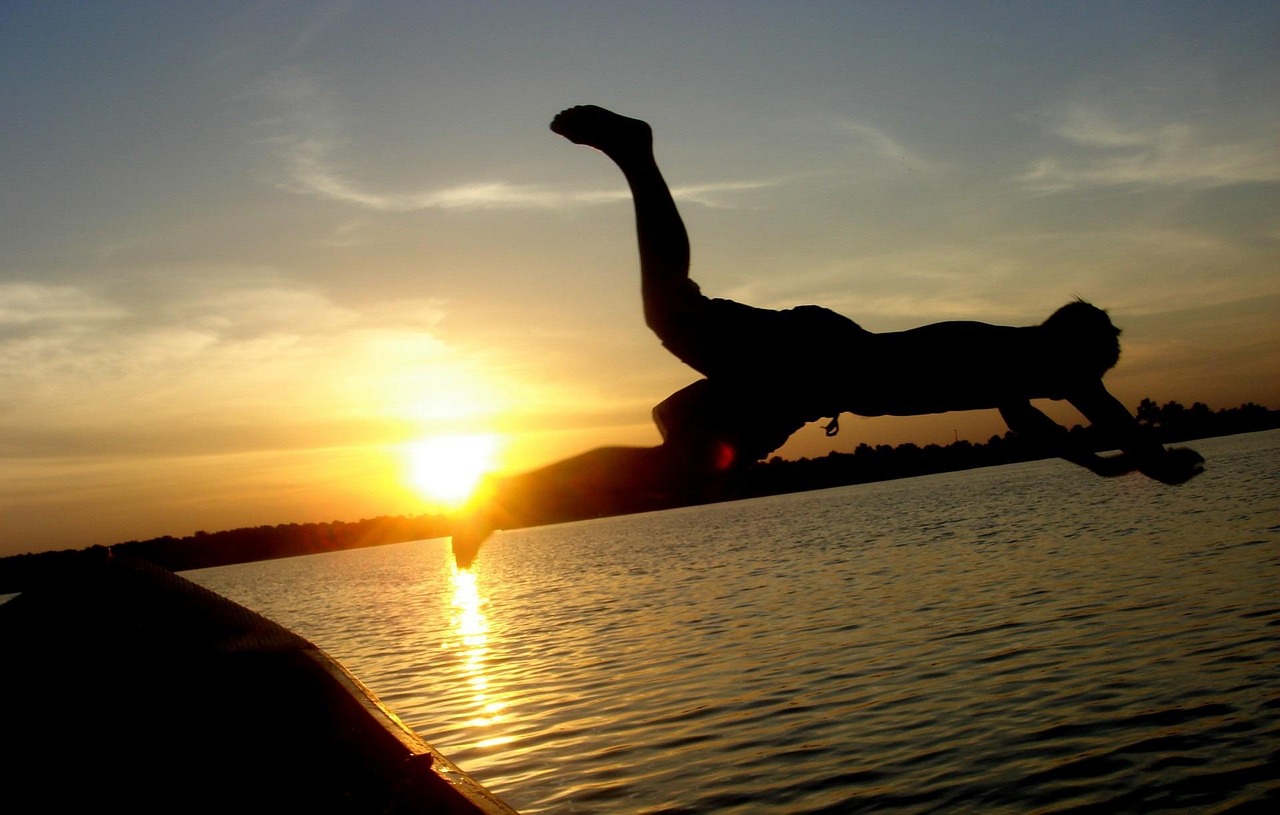 49. Your Chances of Surviving a Fall Overboard Are Basically Zero (image credits: pixabay)