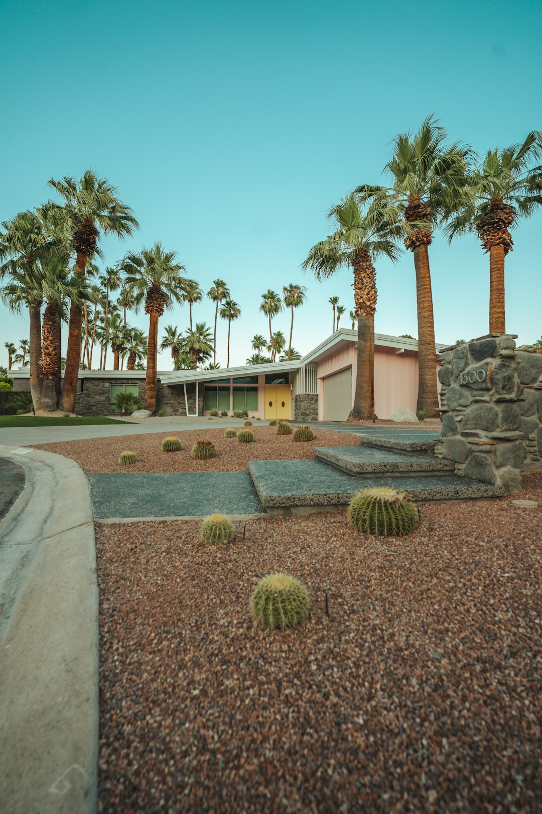 46. The Hidden Costs of Popular Retirement States (image credits: unsplash)