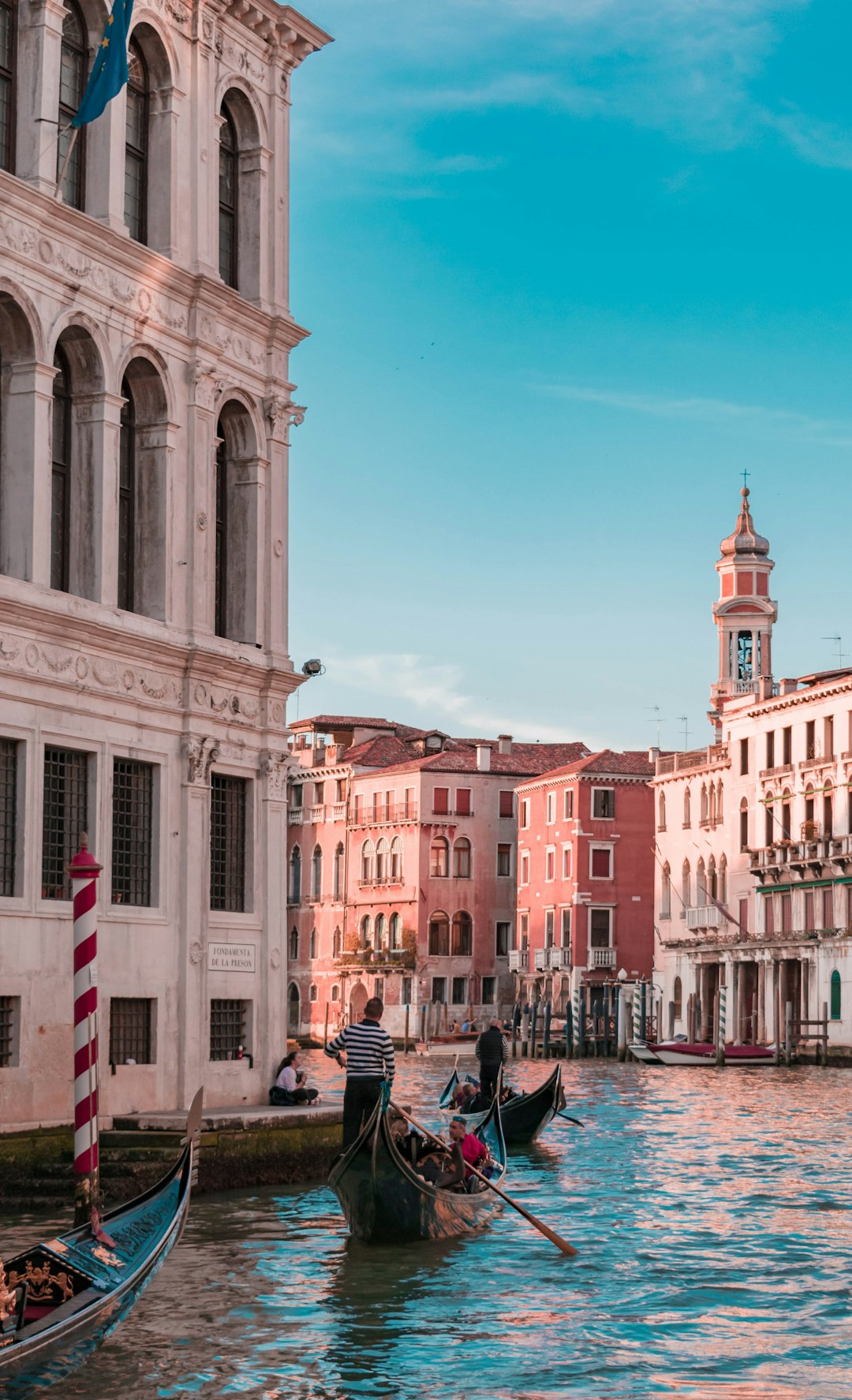 Venice Crowded Canals and a City on Edge (image credits: unsplash)