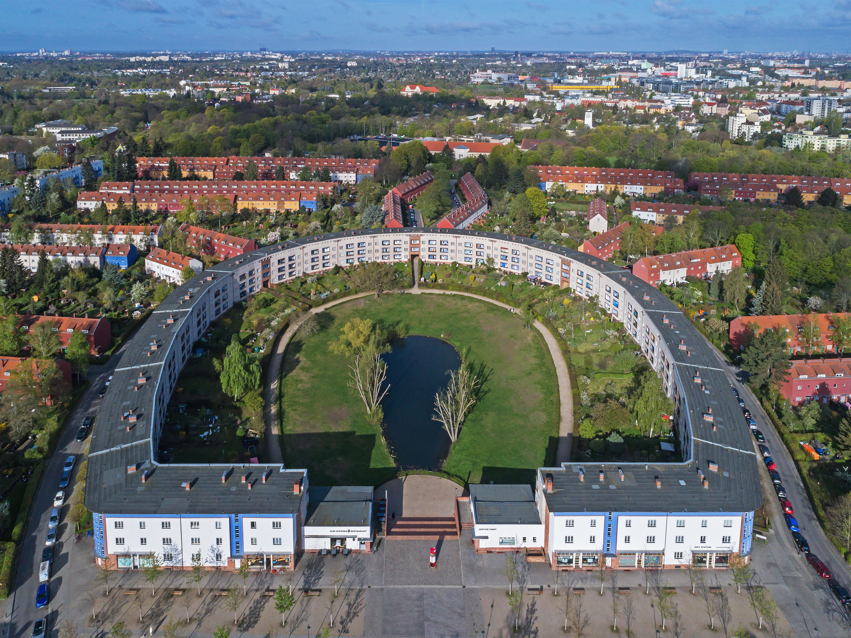 Berlin: From Wall to Zeitgeist (image credits: wikimedia)