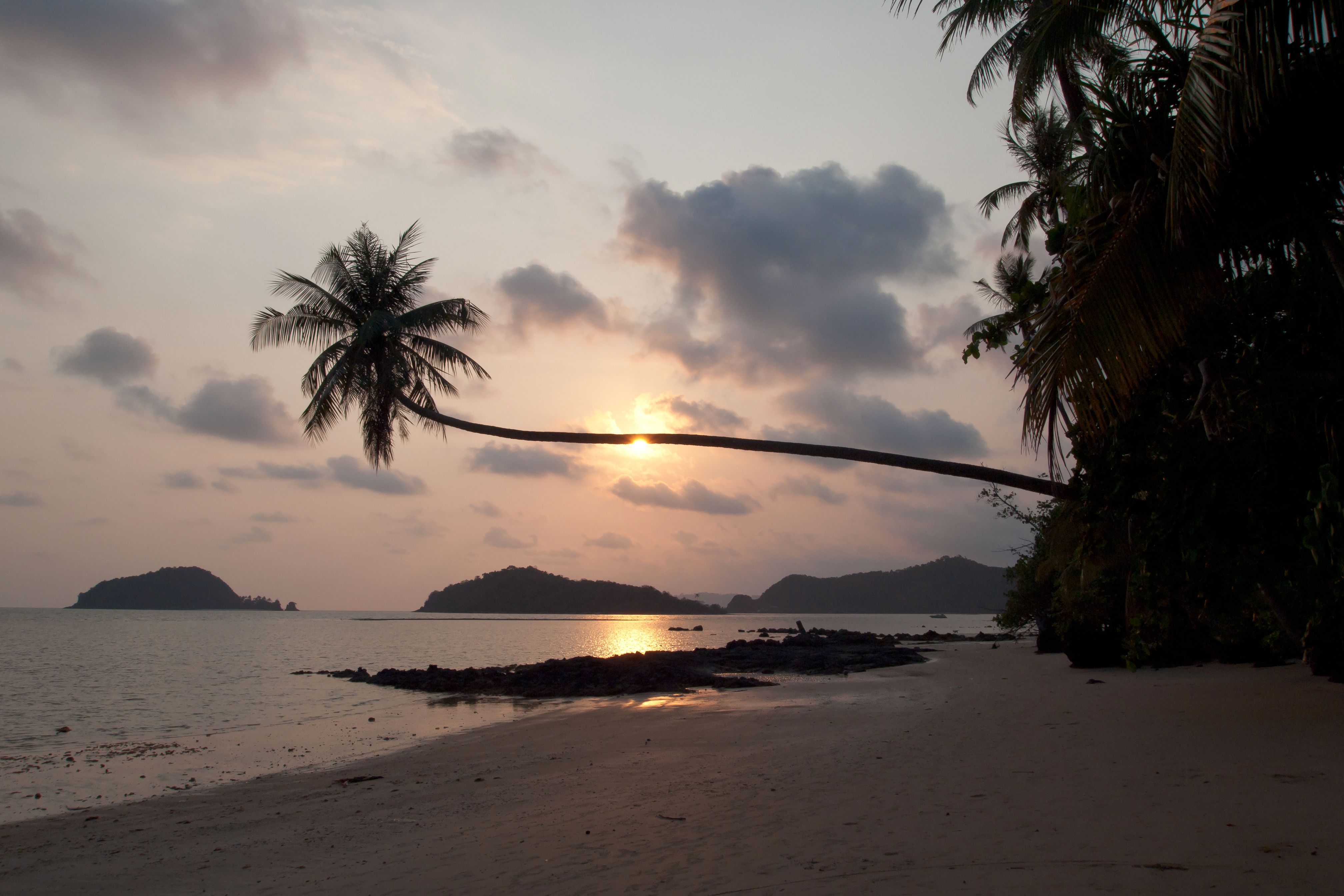 Thailand Street Eats and Island Breezes (image credits: wikimedia)