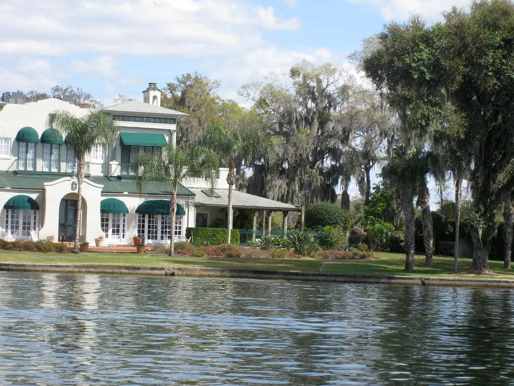 2. Winter Park Scenic Boat Tour: A Quiet Window Into Old Florida (mwhaling, Flickr, CC BY-SA 2.0)