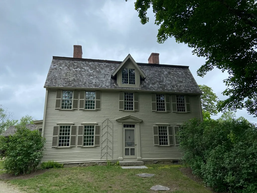 The Old Manse: Where Transcendentalism Took Root (btwashburn, Flickr, CC BY 2.0)