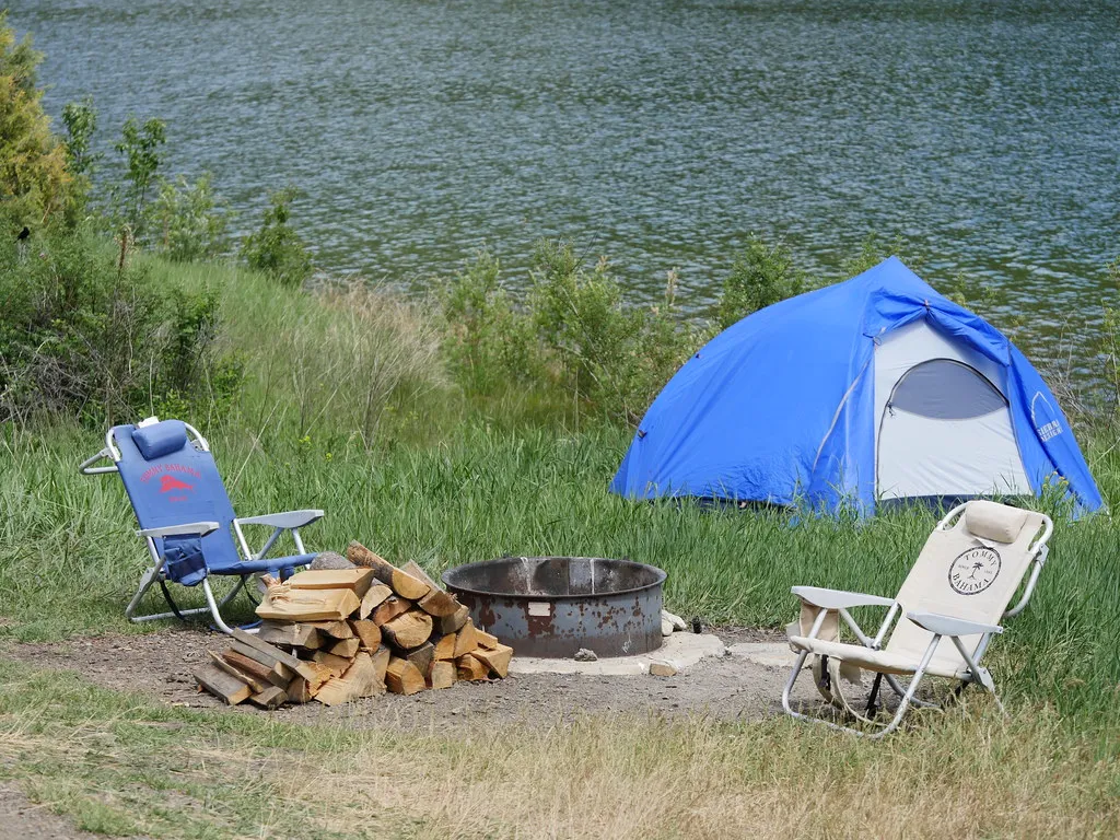 Not Dispersing Impact When Setting Up Camp (BLM Oregon & Washington, Flickr, CC BY 2.0)