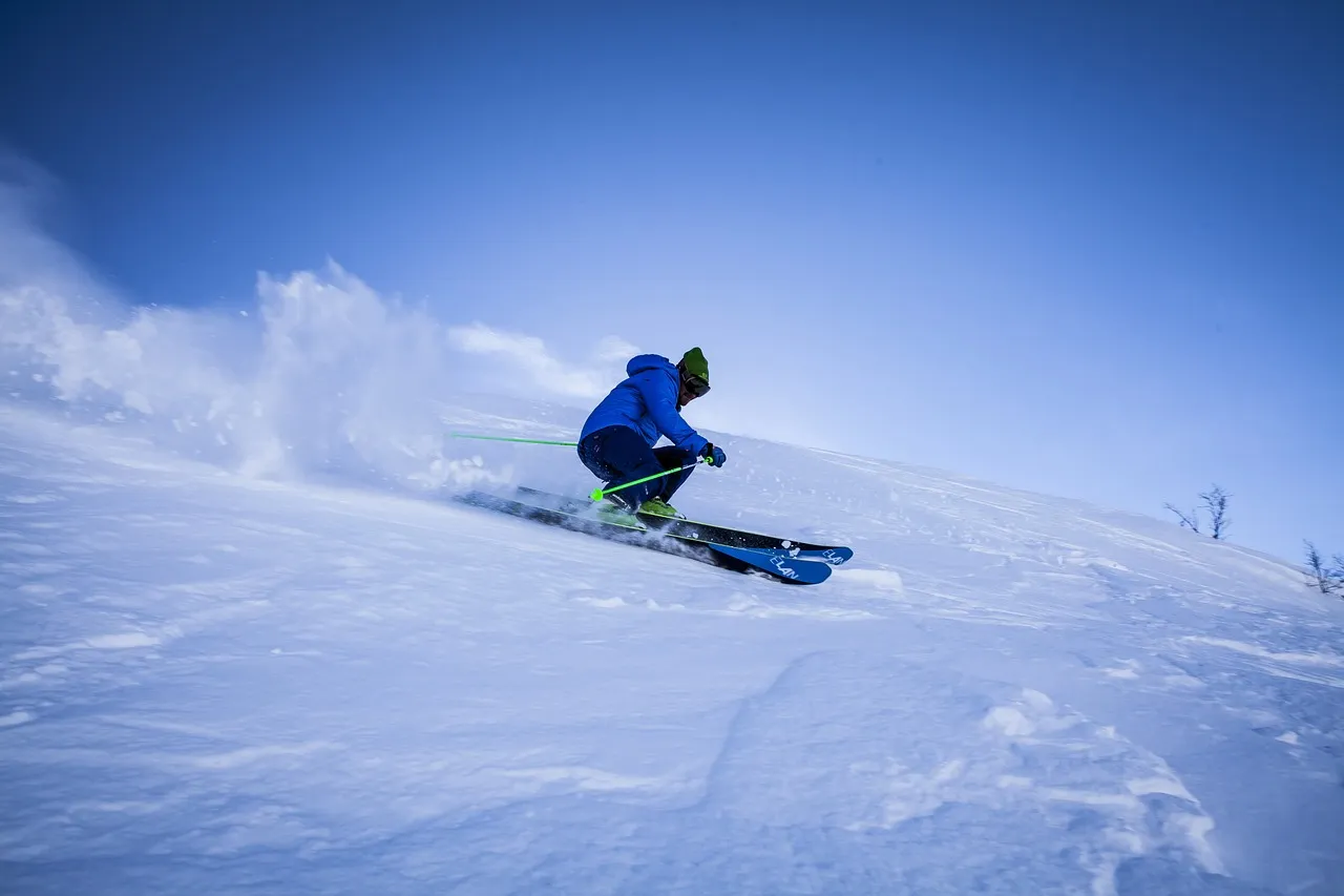 Powder Days Have Their Own Crowd Logic (Image Credits: Pixabay)