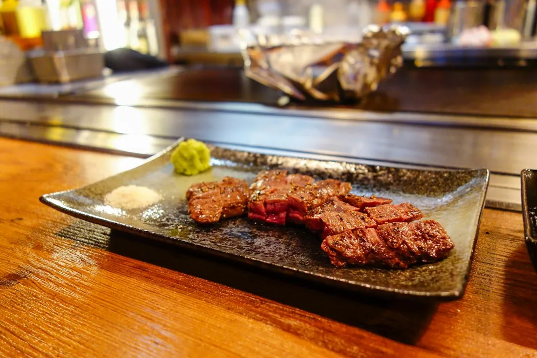 Understanding the Hibachi Table Layout on Cruise Ships (Image Credits: Unsplash)