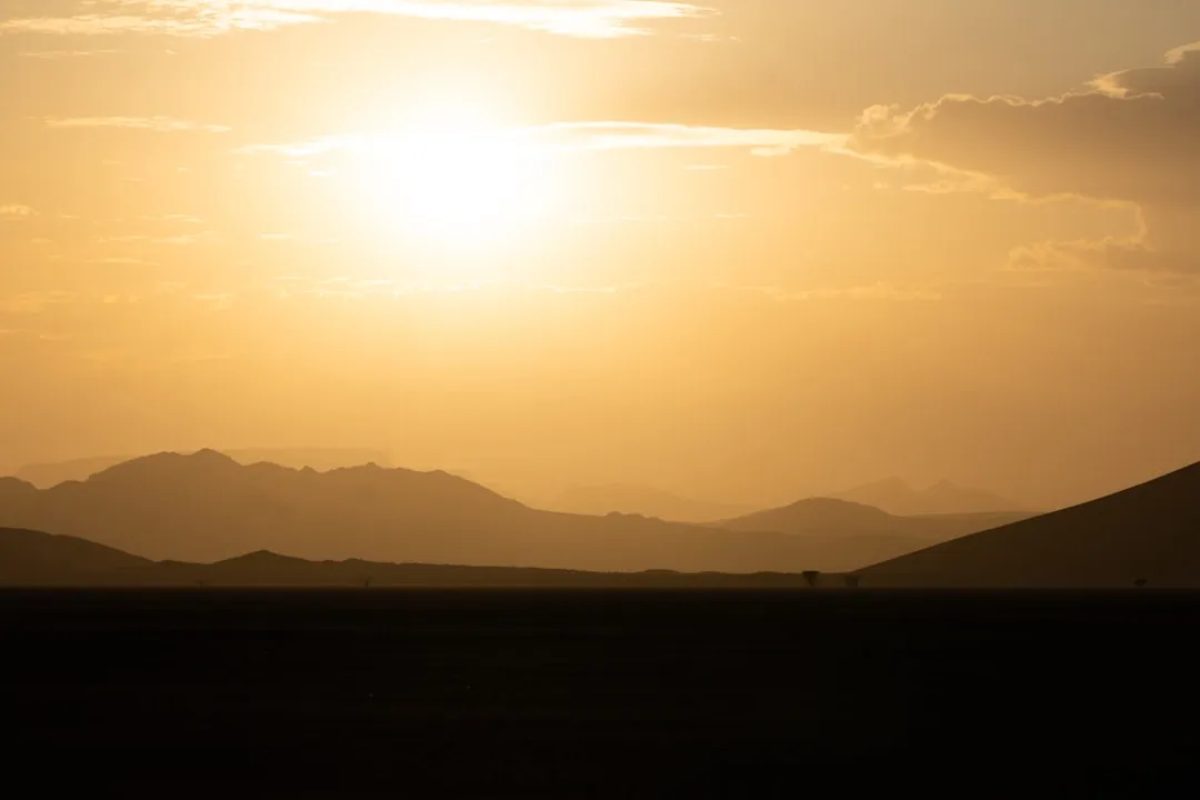 A Note on Timing and the Heat (Image Credits: Unsplash)