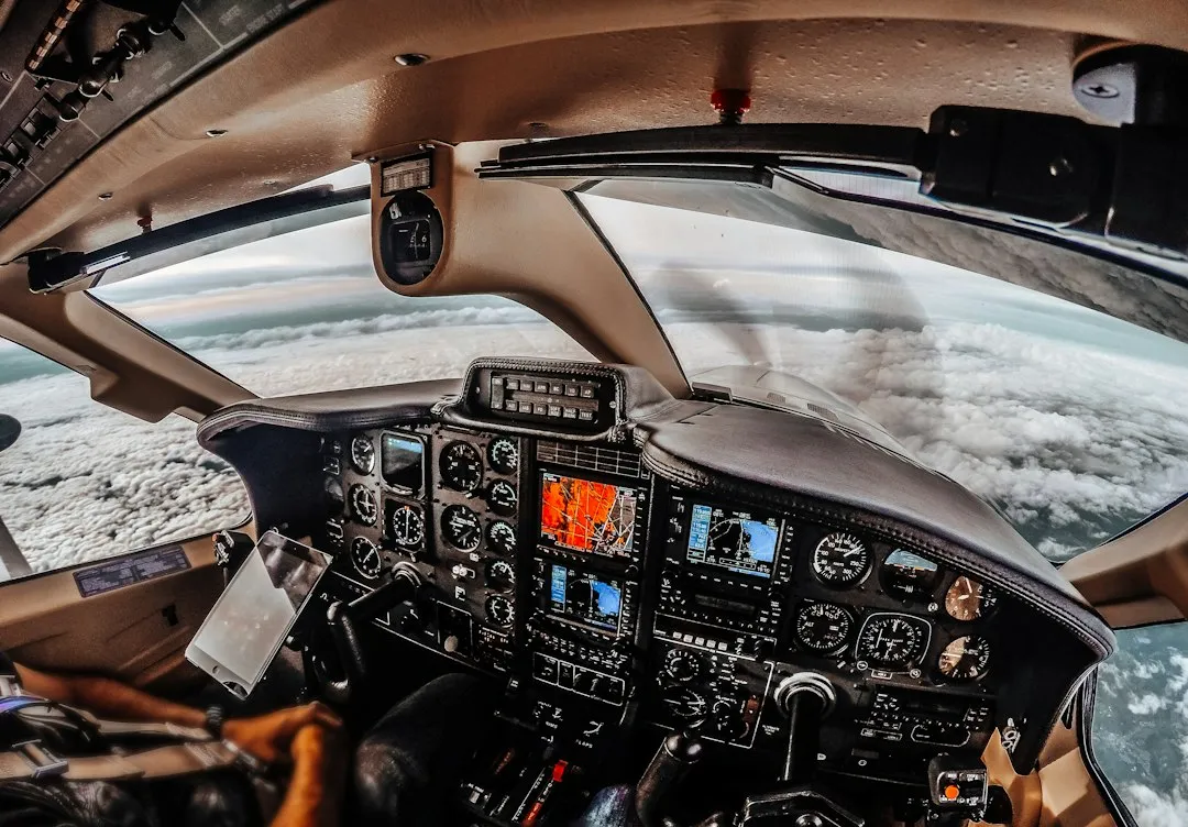 How Dispatchers and Pilots Divide Their Authority (Image Credits: Unsplash)