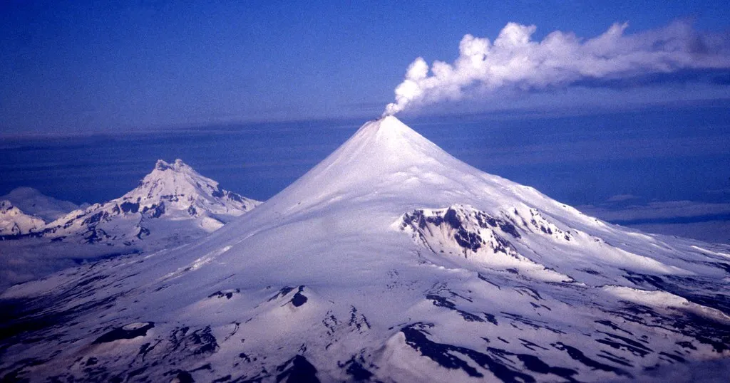 Alaska Accounts for Most US Volcanic Activity (NOAA Photo Library, Flickr, CC BY 2.0)