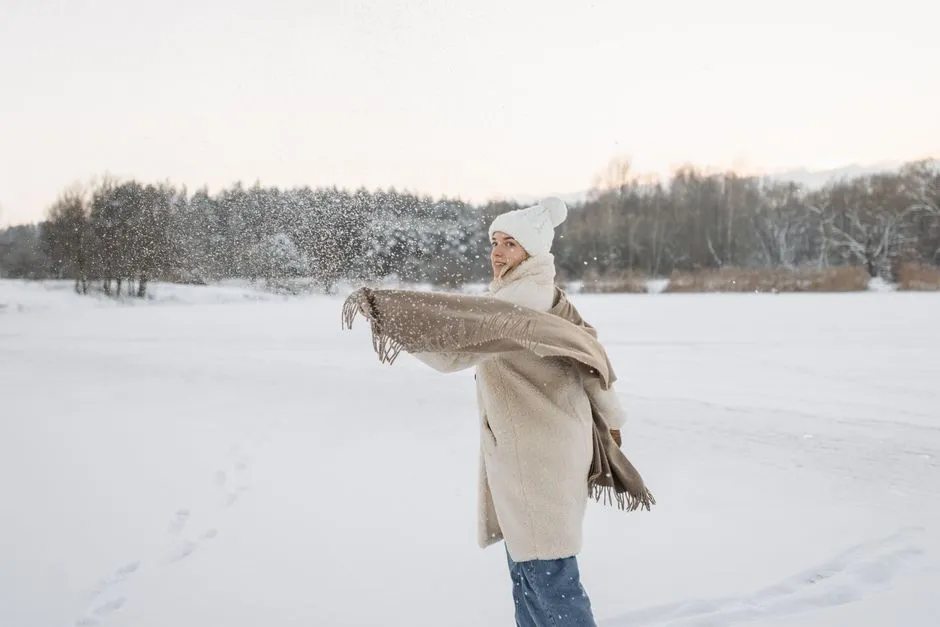 Thermal Leggings Under Regular Trousers (Image Credits: Pexels)