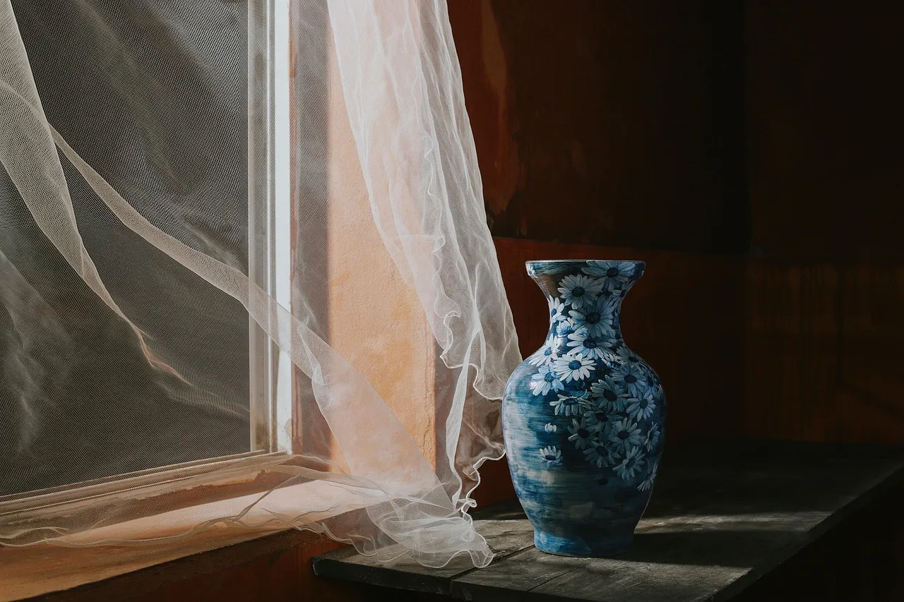 The Palette: Earthy, Warm, and Deliberately Imperfect (Image Credits: Pixabay)
