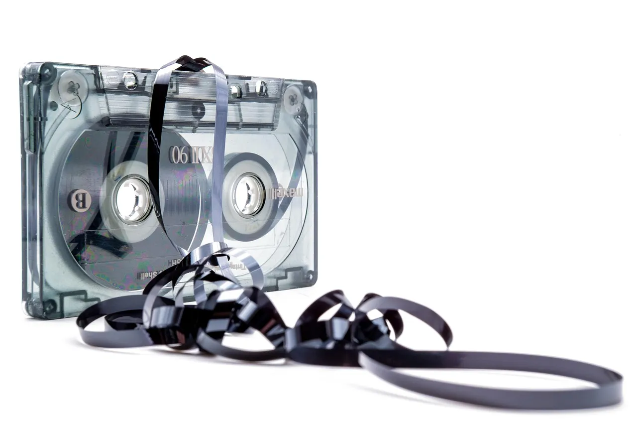 The Art of Curation: What Made the 80s Mix Tape Special (Image Credits: Pixabay)