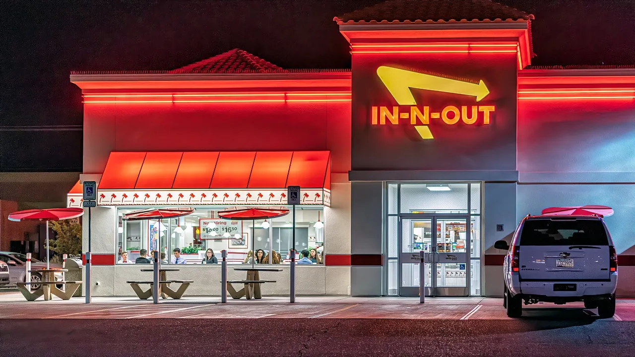 Drive-Thru Culture Is Quietly Slipping (Image Credits: Pixabay)
