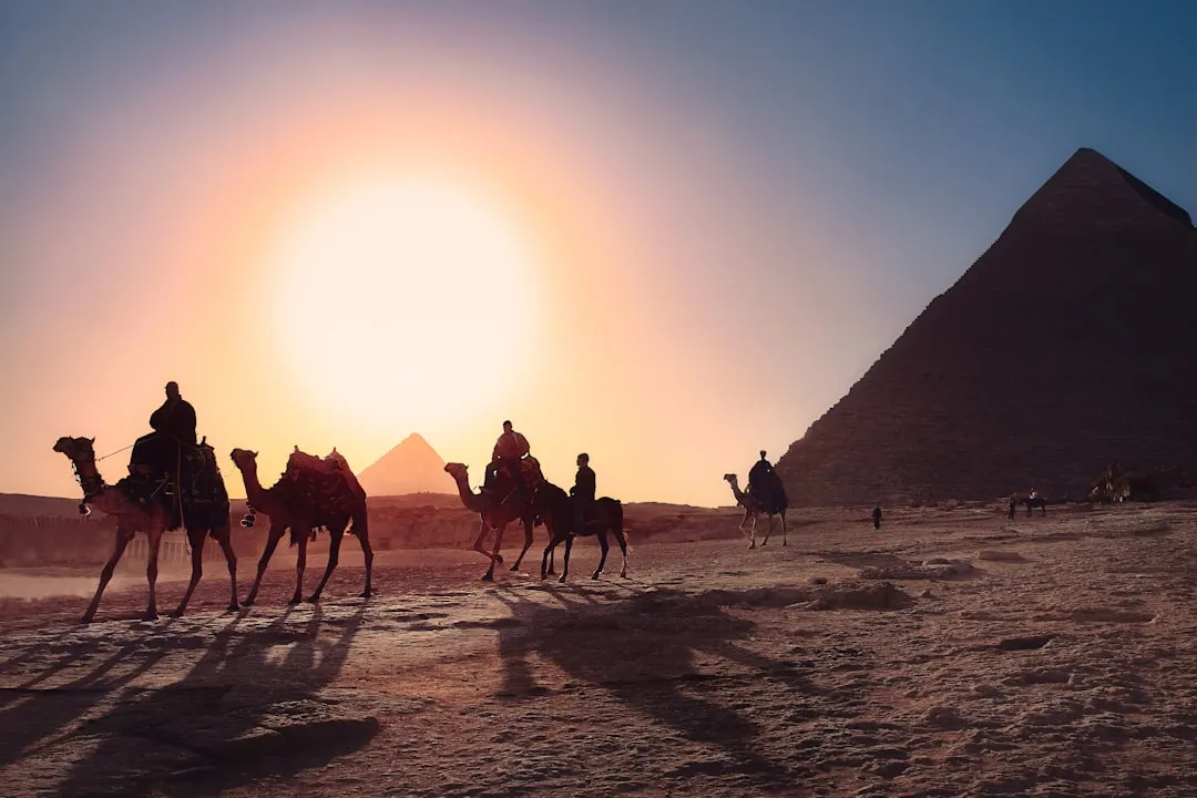 Egypt: Tipping Is Woven Into Daily Life (Image Credits: Unsplash)