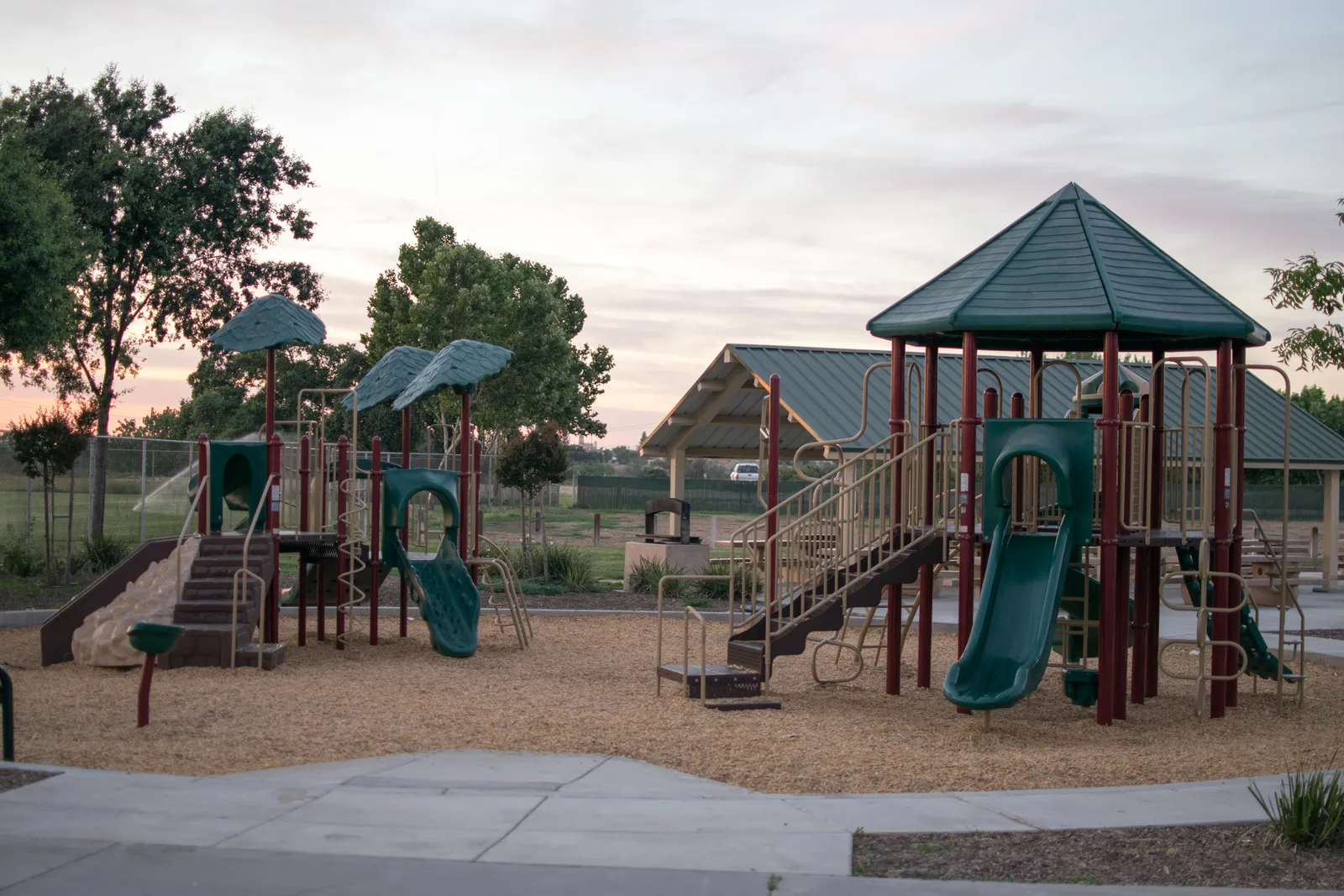 Riverbluff Park: A Waterfront Space That Actually Breathes (By Ryanx7, CC BY-SA 4.0)