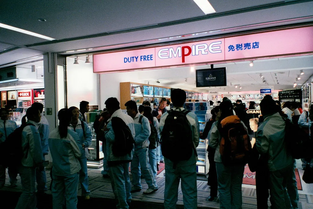 How to Actually Shop Duty-Free Wisely (darkensiva, Flickr, CC BY 2.0)