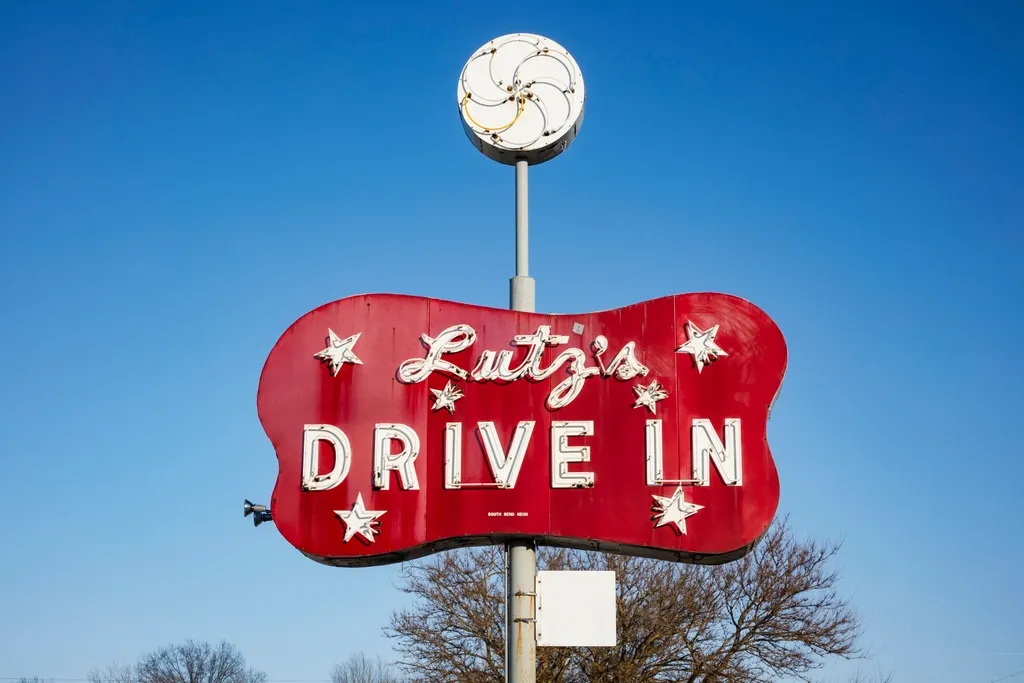 Main Street Is Losing Momentum More Broadly (Image Credits: Rawpixel)