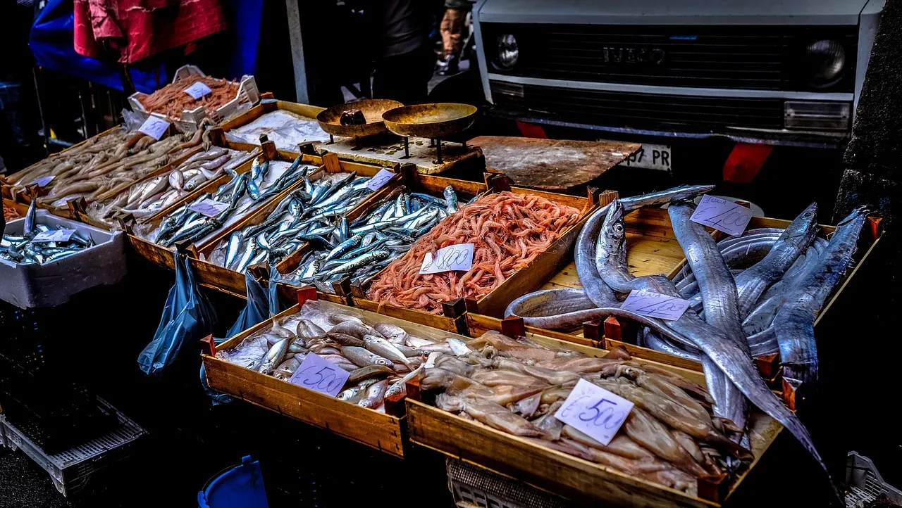 A Market That Feeds the World, One Family at a Time (Image Credits: Pixabay)