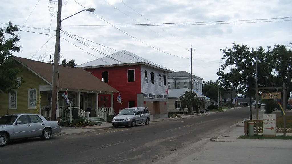 Bay St. Louis: The Creative Gulf Town That Rebuilt Itself Beautifully (Infrogmation, Flickr, CC BY 2.0)