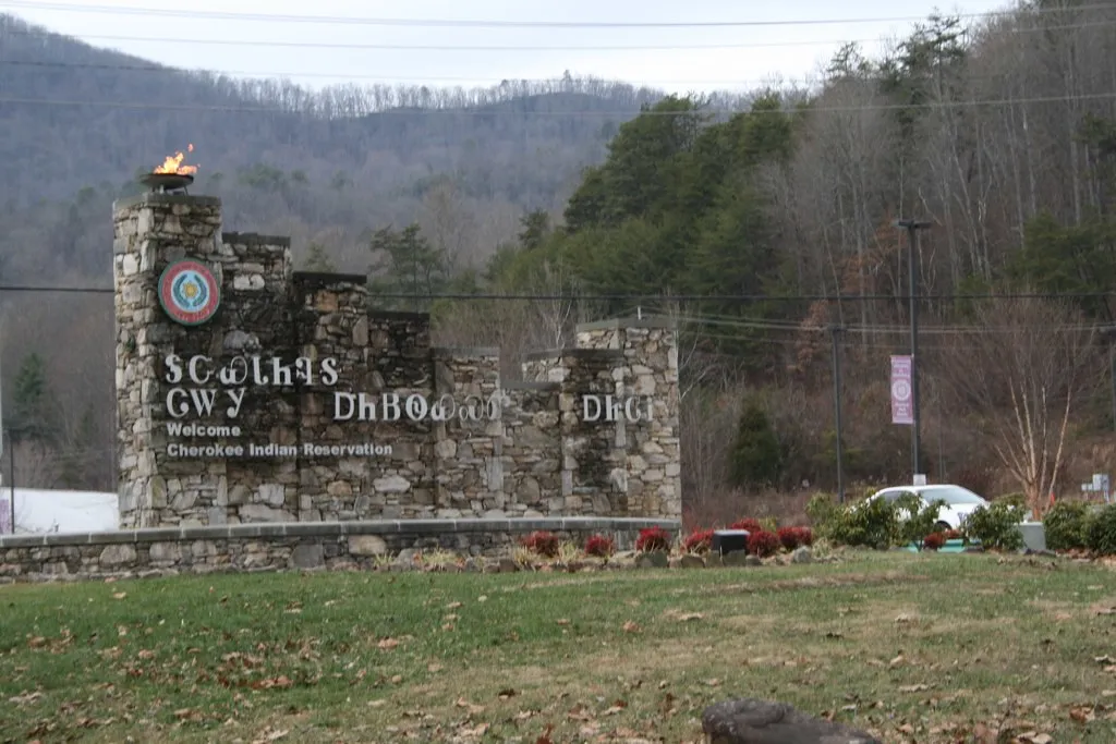 The Lake's Deep Cherokee Heritage (dulasfloyd, Flickr, CC BY-SA 2.0)