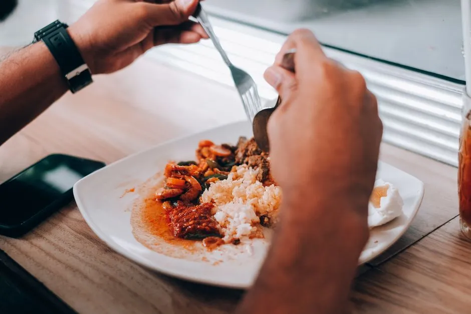 They Use the Correct Hand Without Being Told (Image Credits: Pexels)