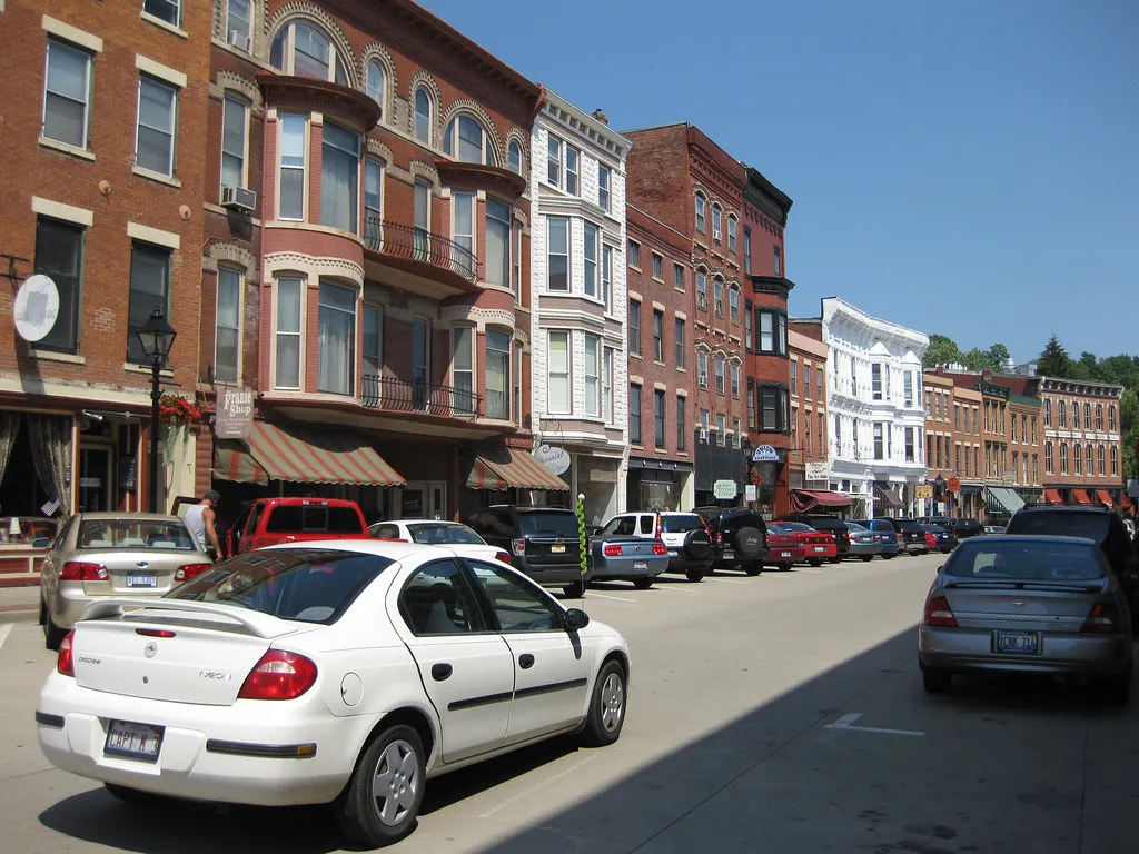 A Main Street That Actually Delivers (puroticorico, Flickr, CC BY 2.0)