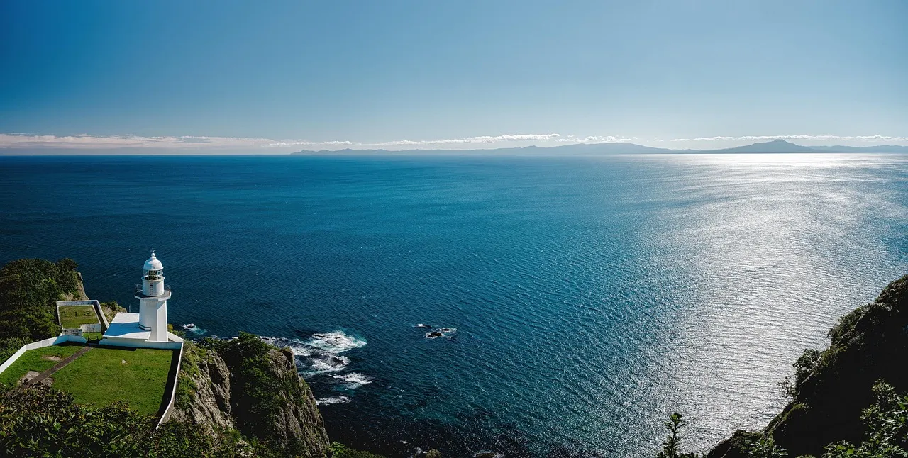 Lighthouses, Literary History, and Landscapes (Image Credits: Pixabay)