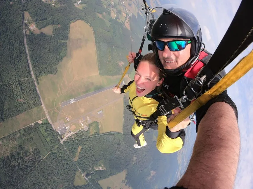 The Tandem Instructor Is the Whole Experience (Image Credits: Pexels)