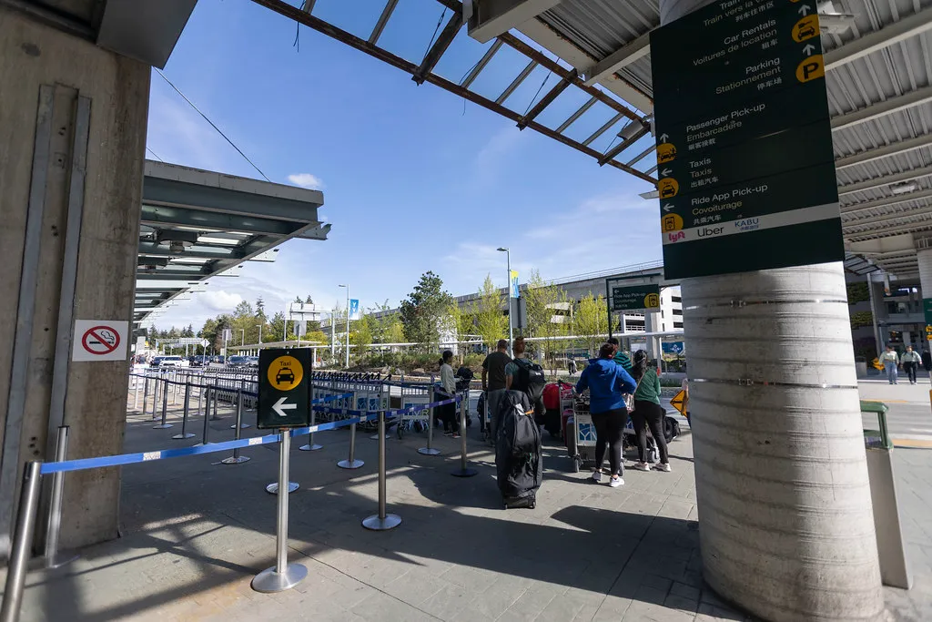 A Smarter Way to Think About Airport Ground Transport (GoToVan, Flickr, CC BY 2.0)