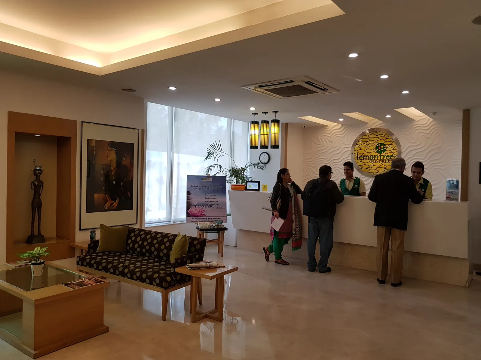 The Refundable Rate Play (Lemon Tree Chandigarh- they double booked and screwed up our reservations, CC BY 2.0)