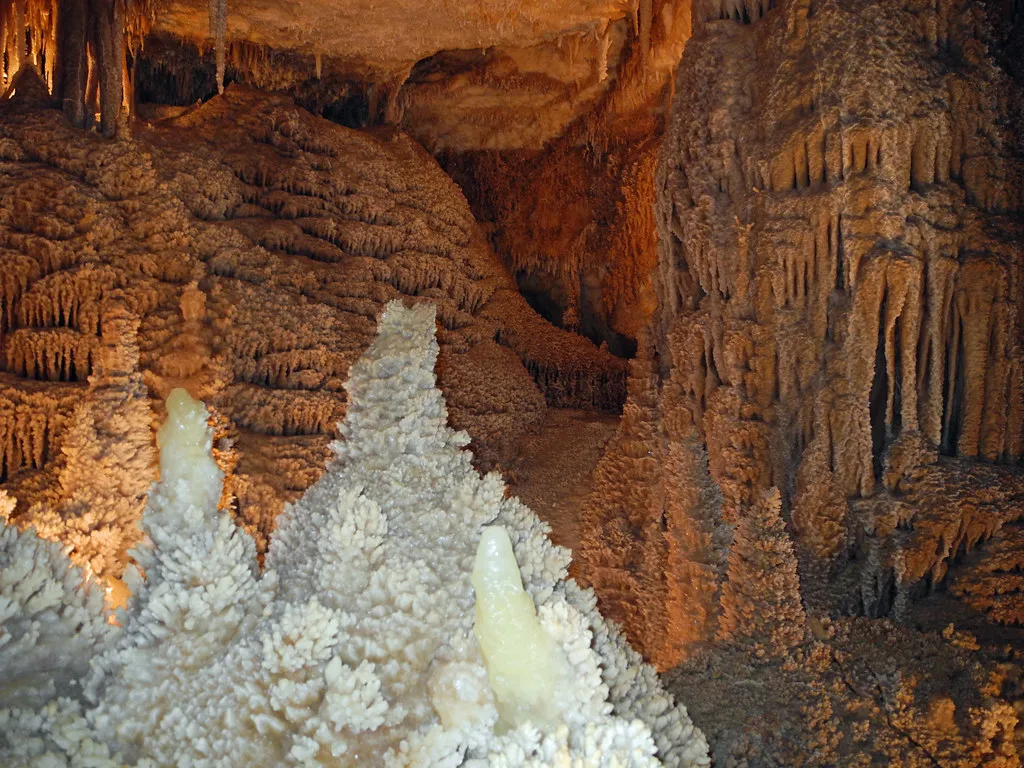 The Caverns of Sonora: A National Natural Landmark (Woody H1, Flickr, CC BY 2.0)