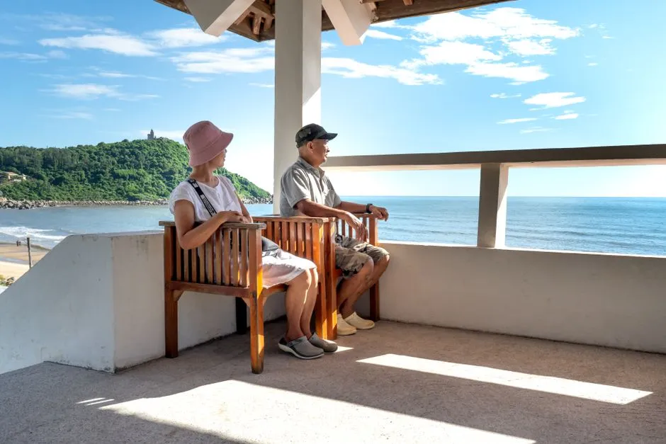 The Bucket List Factor: Why Retirees Are Committing Now (Image Credits: Pexels)