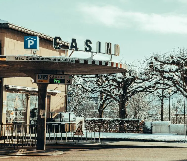 Strip Parking Charges That Add Up Faster Than the Gambling (Image Credits: Pexels)