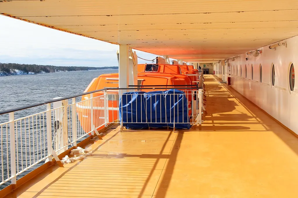 Inside vs. Outside: When Fresh Air Wins the Argument (irio.jyske, Flickr, CC BY 2.0)