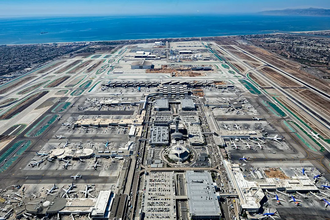 Los Angeles International: The Right Side Rules (Image Credits: Unsplash)