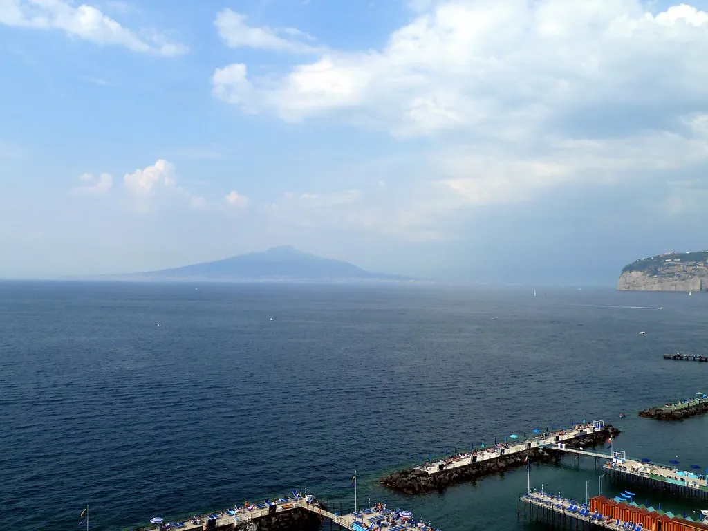 Capricorn: Sorrento and the Gulf of Naples (The Consortium, Flickr, CC BY-SA 2.0)