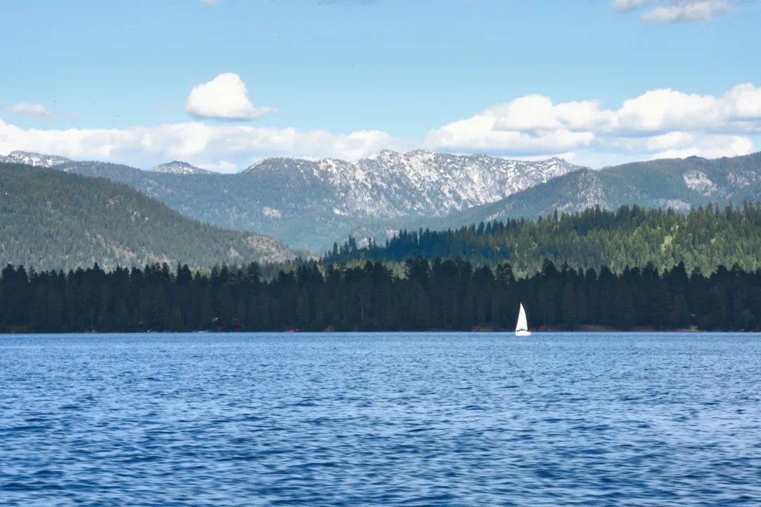5. McCall, Idaho - The Payette Lake Surprise (Image Credits: Unsplash)