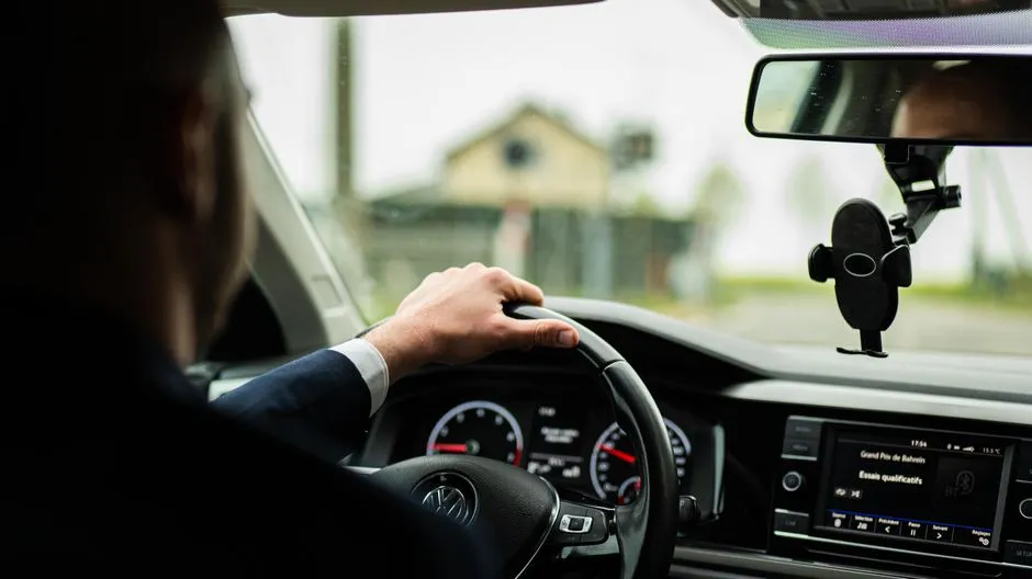 Sagittarius Behind the Wheel: Freedom as a Non-Negotiable (Image Credits: Pexels)