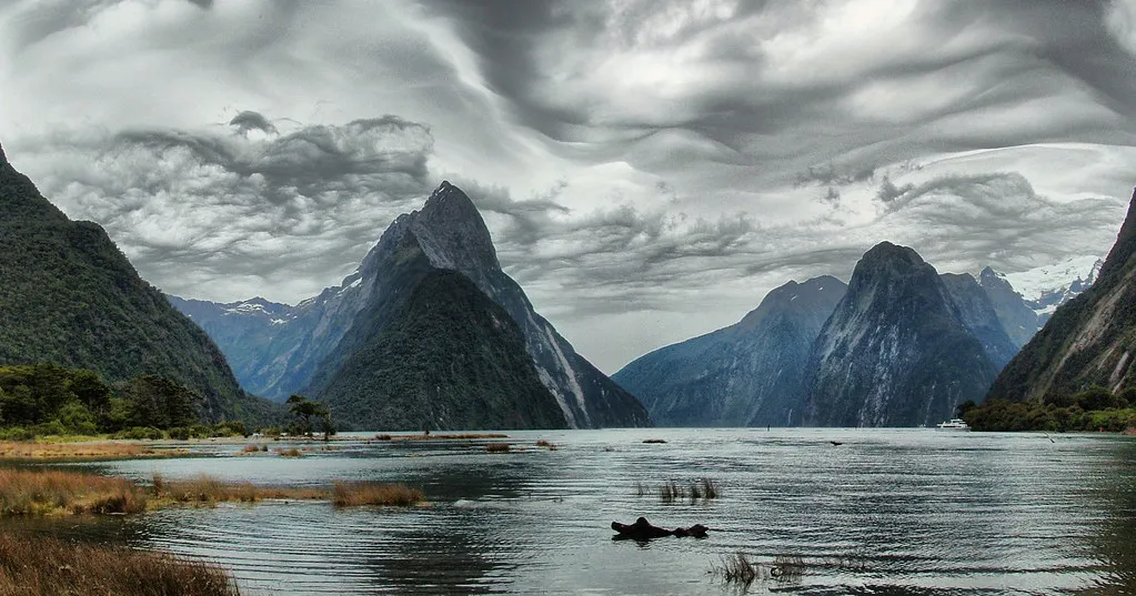 Wandering Without a Map Builds Real-World Resilience (JohnGGM, Flickr, CC BY-SA 2.0)