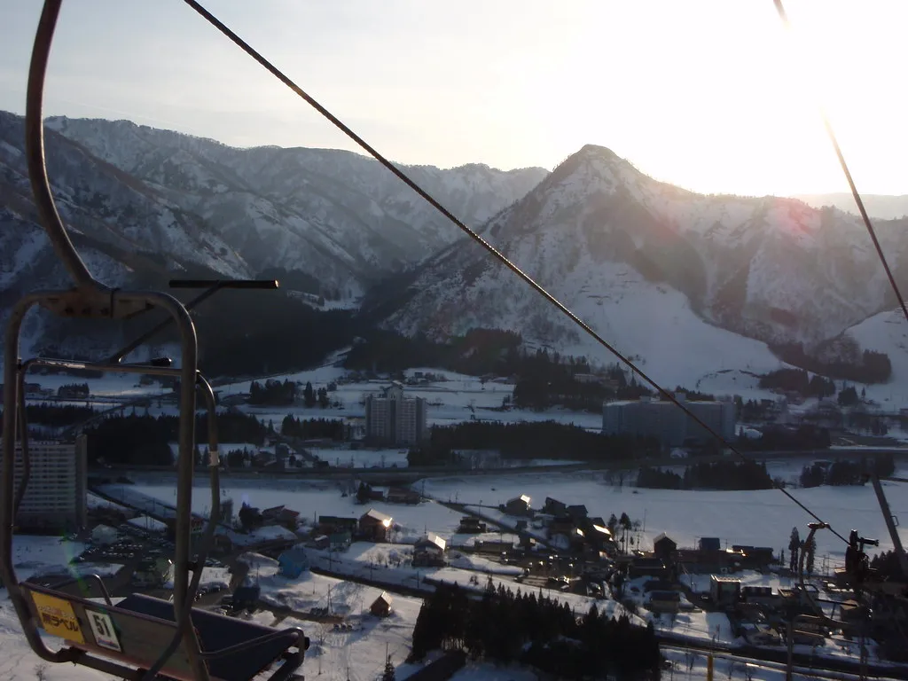 The Bottom Line on Budget Skiing in 2026 (kokorowashinjin, Flickr, CC BY 2.0)