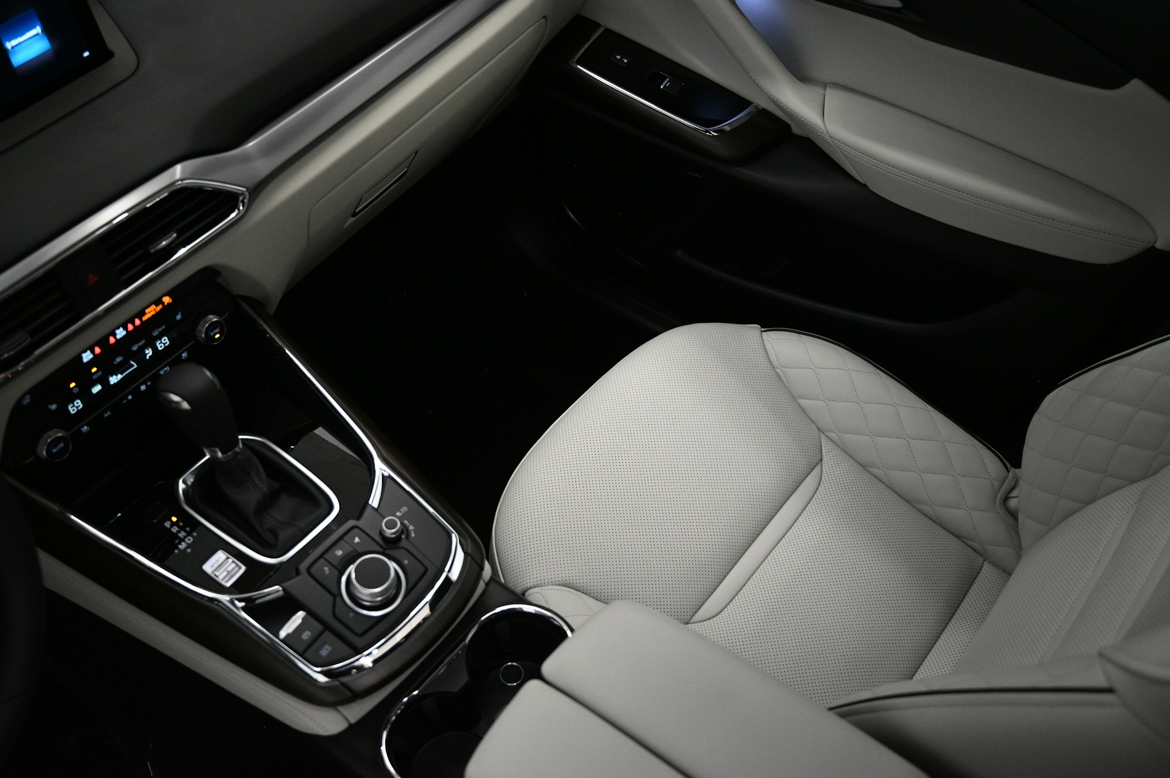 What Your Choice of Co-Pilot Seat Setting Says About You as a Traveler