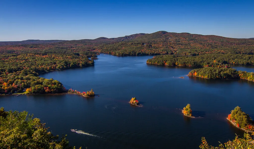 Scenic Drives That Start and End Here (Fyn Kynd, Flickr, CC BY 2.0)
