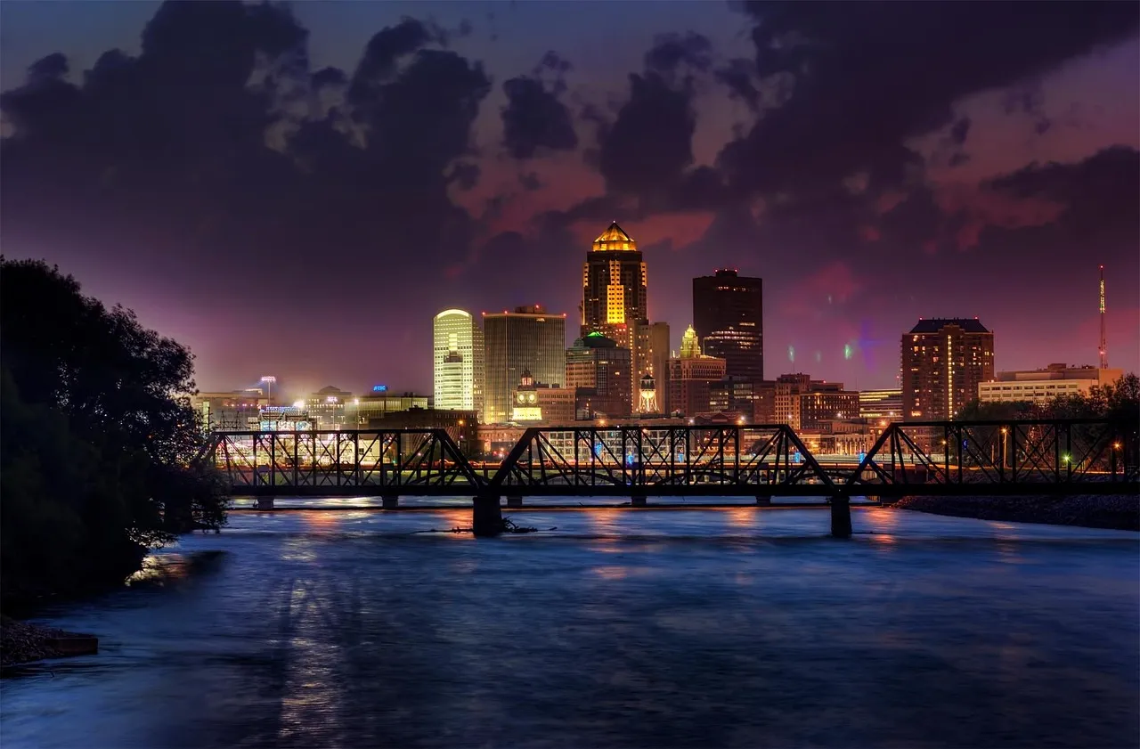 St. Charles, Iowa: The Midwest's Best-Kept Festival Secret (Image Credits: Pixabay)