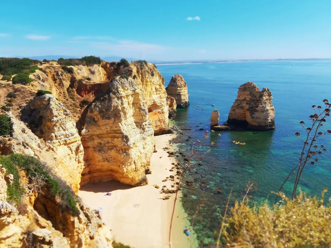 A Coastline That Actually Lives Up to the Hype (Image Credits: Unsplash)