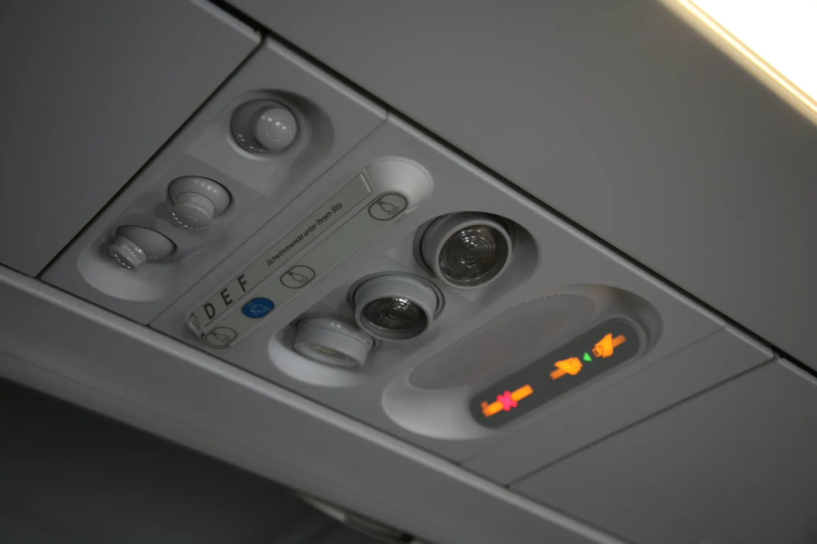 Around the World, the Button Works Differently (By Daniel Schwen, CC BY-SA 4.0)